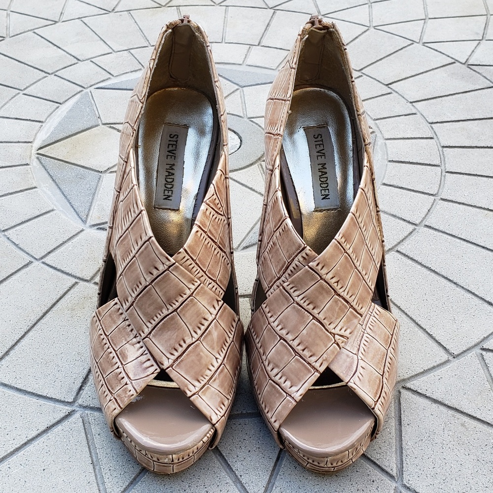 *SOLD* Steve Madden P-Jazzi CrissCross Platform - Picture 2 of 8